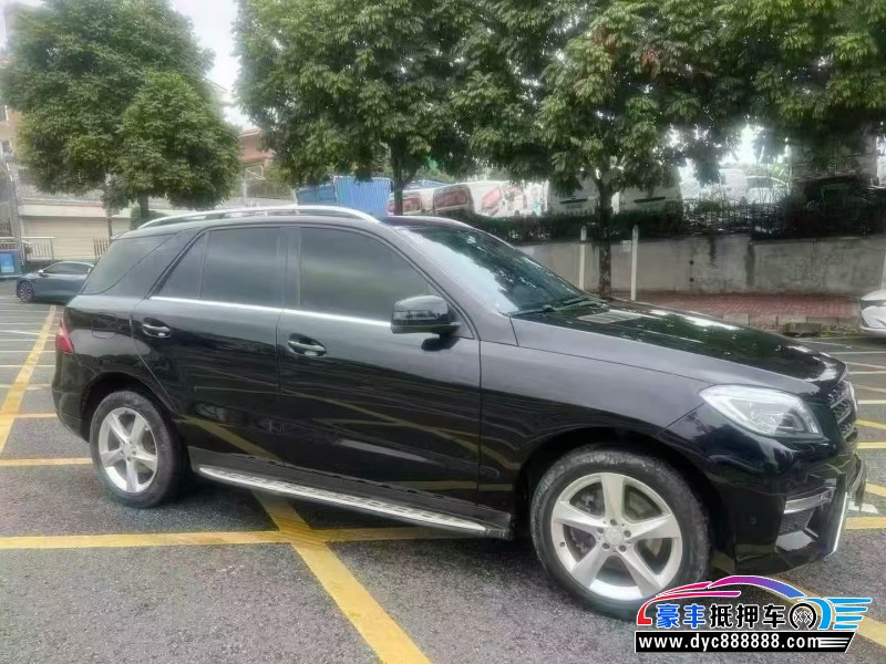 13年奔驰ML轿车抵押车出售