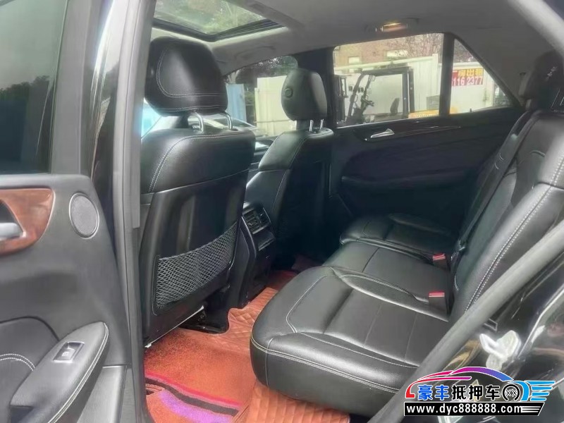 13年奔驰ML轿车抵押车出售