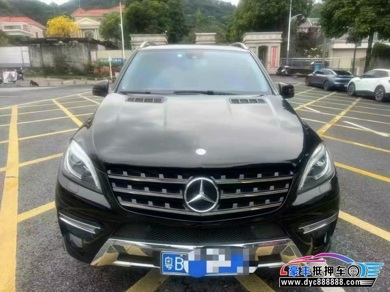 抵押车出售13年奔驰ML轿车