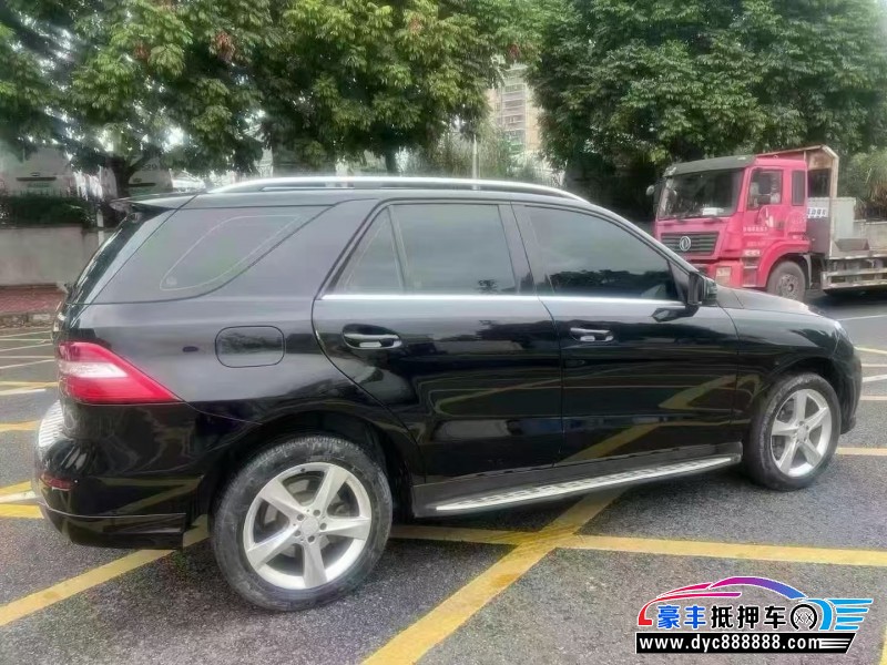 13年奔驰ML轿车抵押车出售