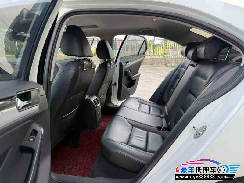 19年大众速腾轿车抵押车出售