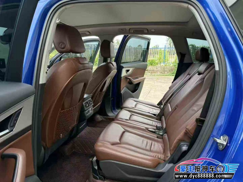 17年奥迪Q7轿车抵押车出售