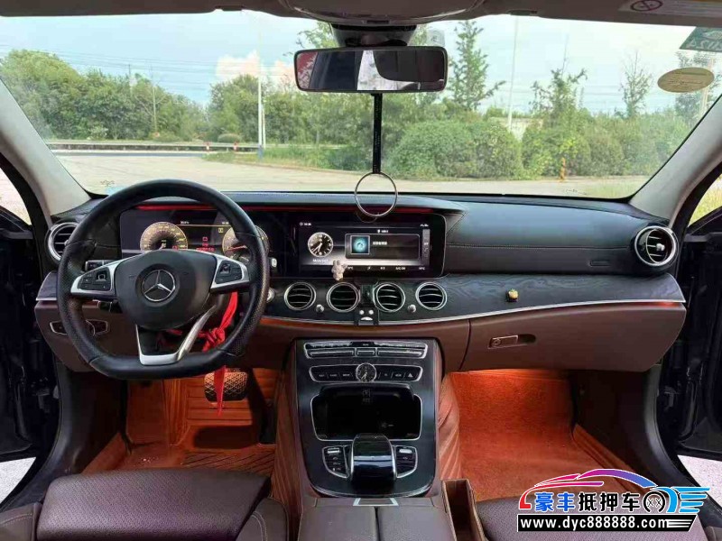 18年奔驰E轿车抵押车出售