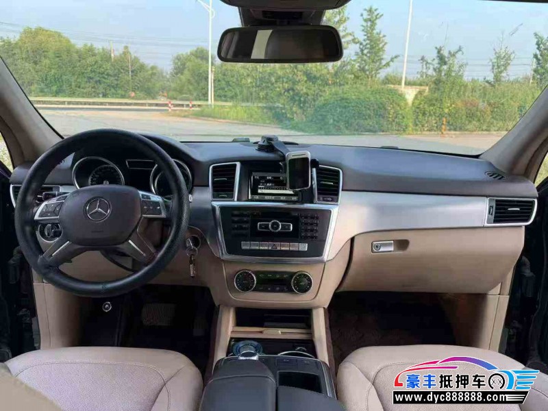 14年奔驰ML轿车抵押车出售