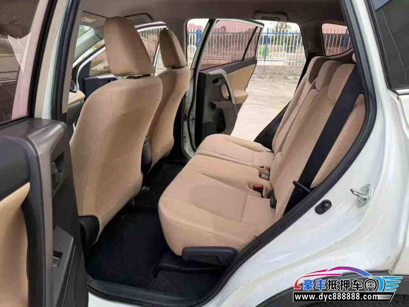 19年丰田RAV4轿车抵押车出售