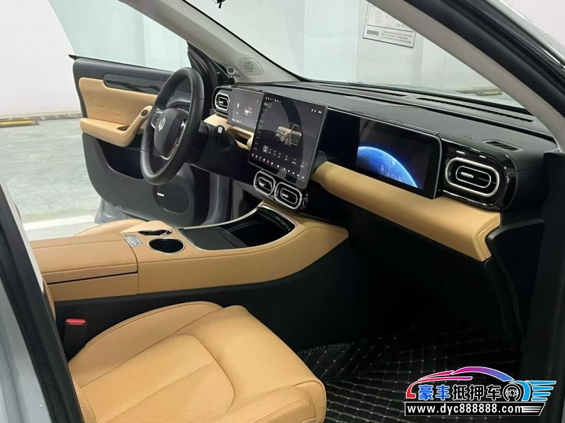 25年零跑C11轿车抵押车出售