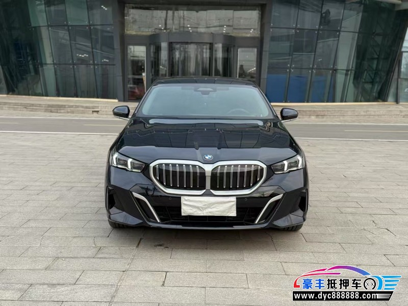 抵押车出售24年宝马5系轿车