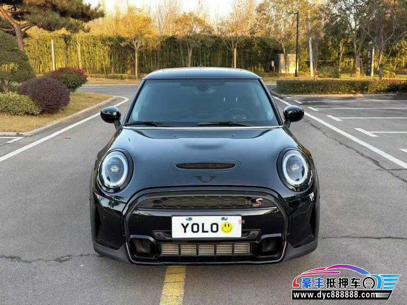 抵押车出售22年宝马MINI轿车