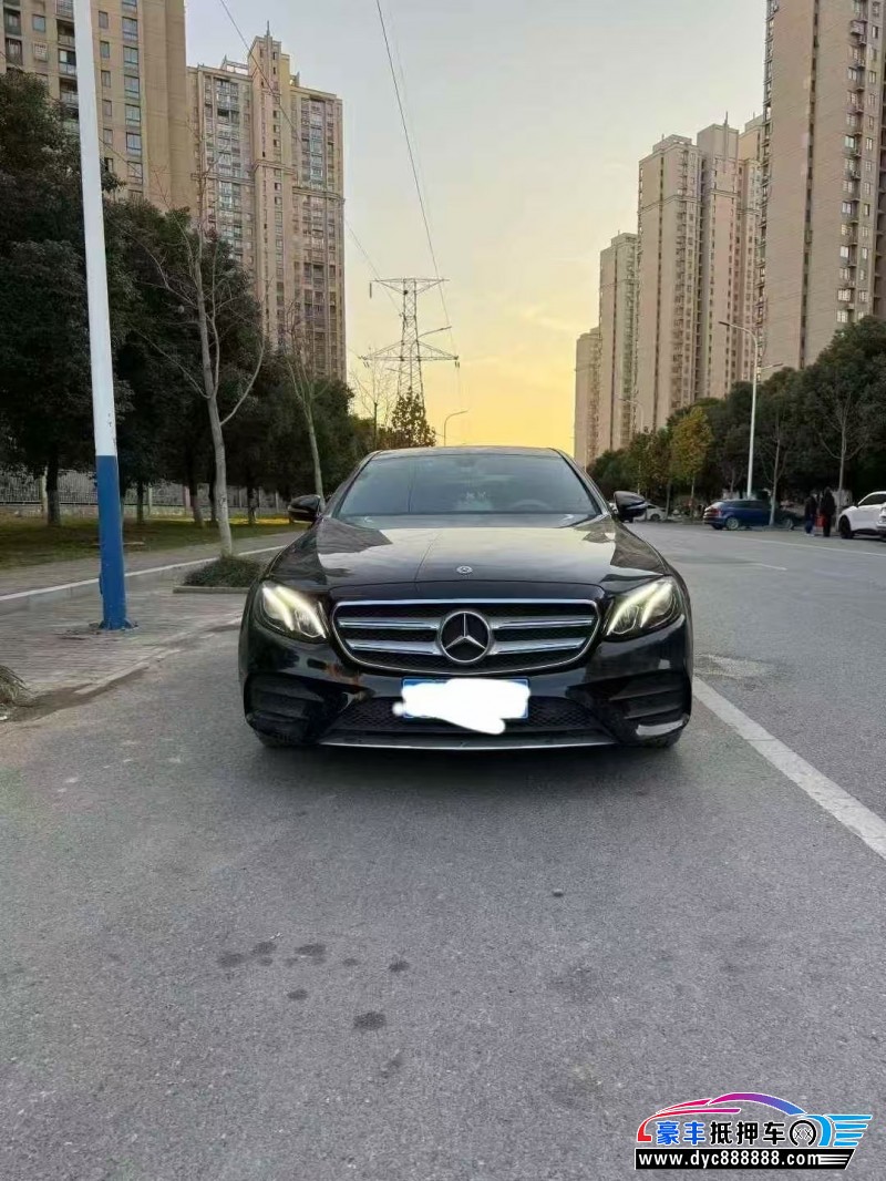 抵押车出售19年奔驰E轿车