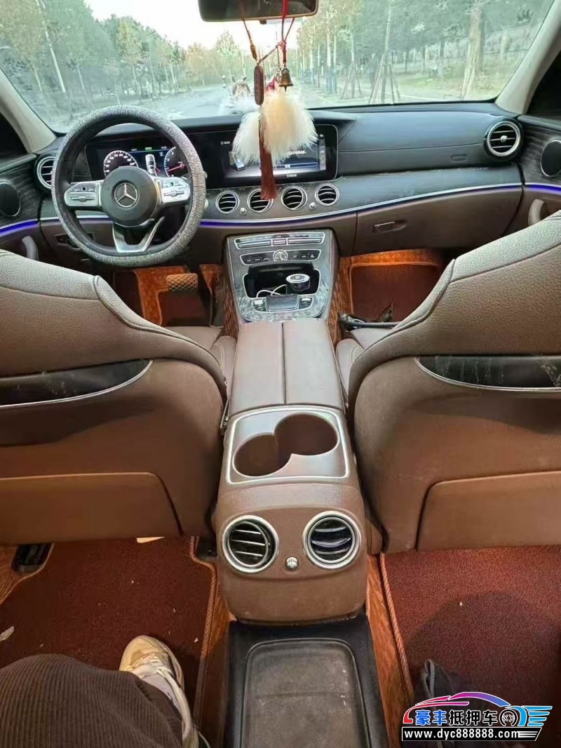 19年奔驰E轿车抵押车出售