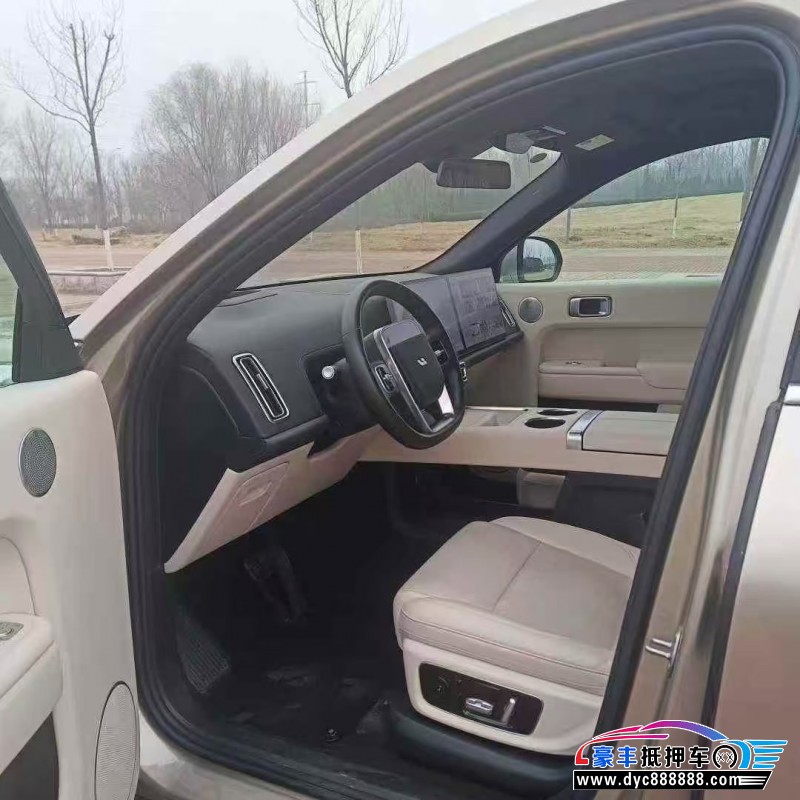 23年理想L8轿车抵押车出售