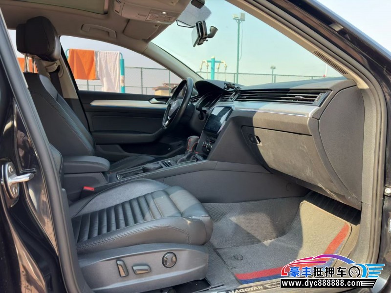 17年大众迈腾轿车抵押车出售