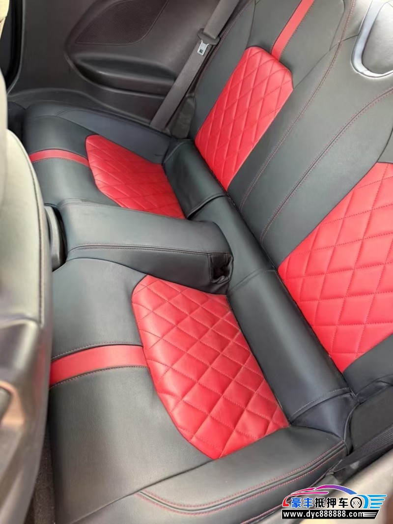 18年雪佛兰科迈罗轿车抵押车出售