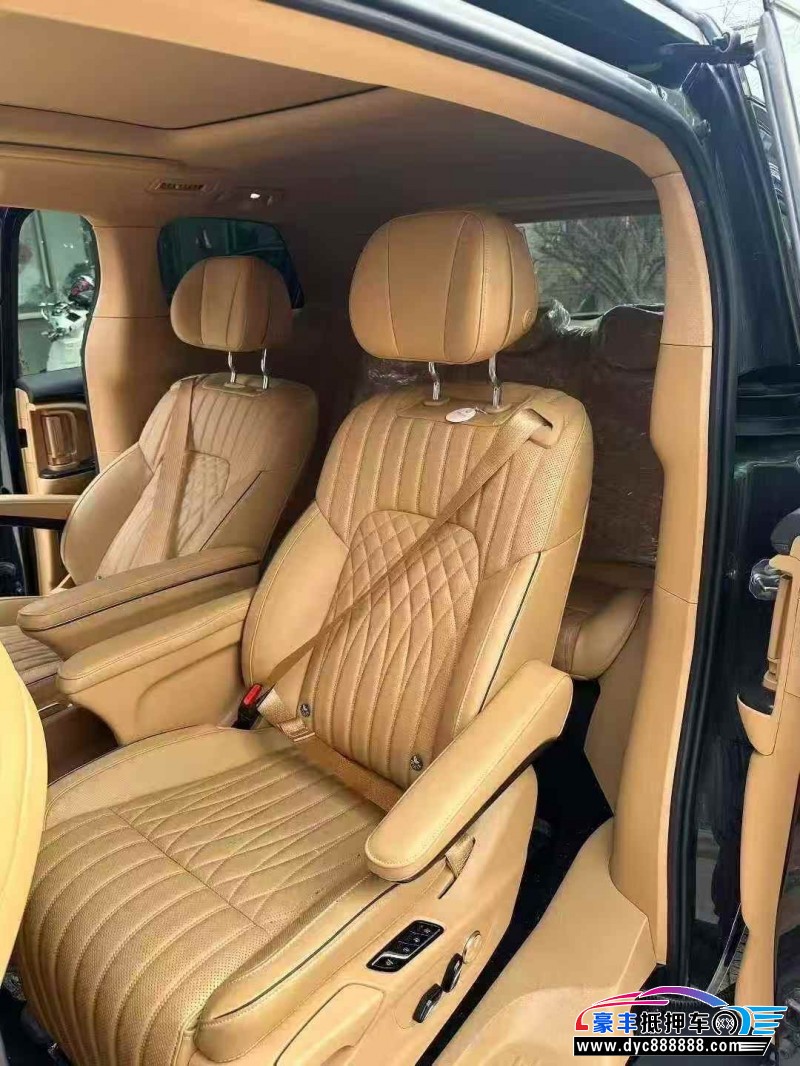 25年岚图梦想家轿车抵押车出售