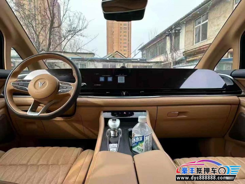 25年岚图梦想家轿车抵押车出售