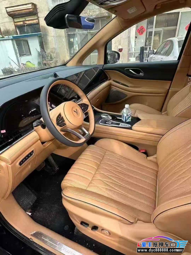 25年岚图梦想家轿车抵押车出售