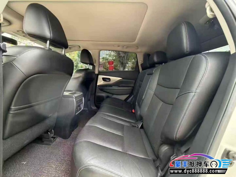 22年日产楼兰轿车抵押车出售