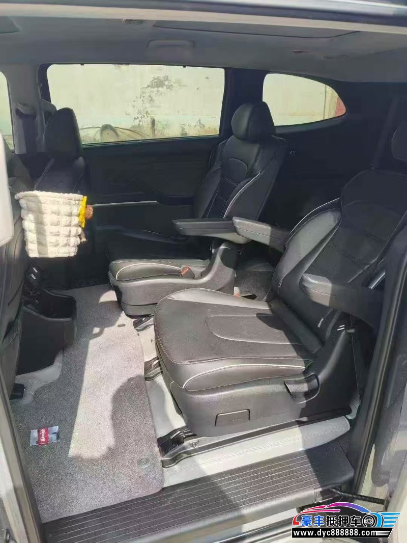 25年现代库斯图轿车抵押车出售