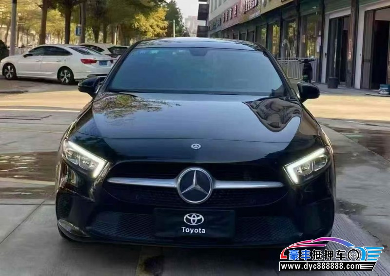 19年奔驰A轿车抵押车出售