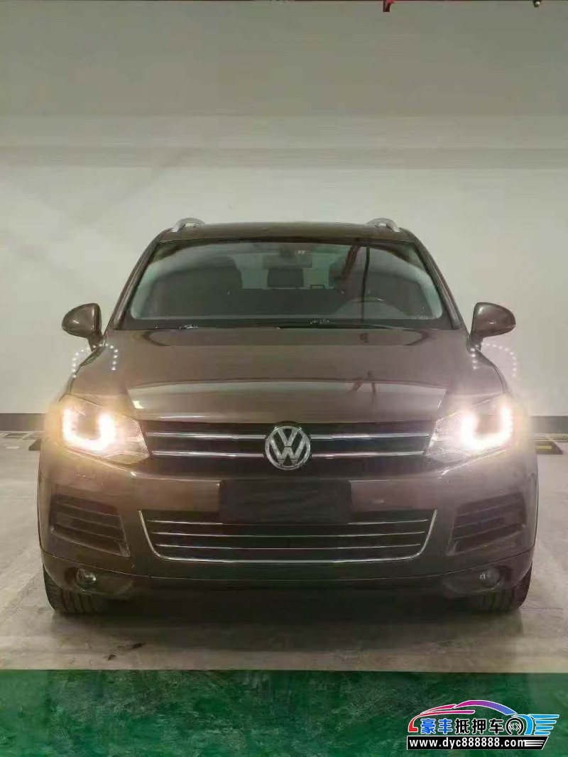 抵押车出售11年大众途锐轿车