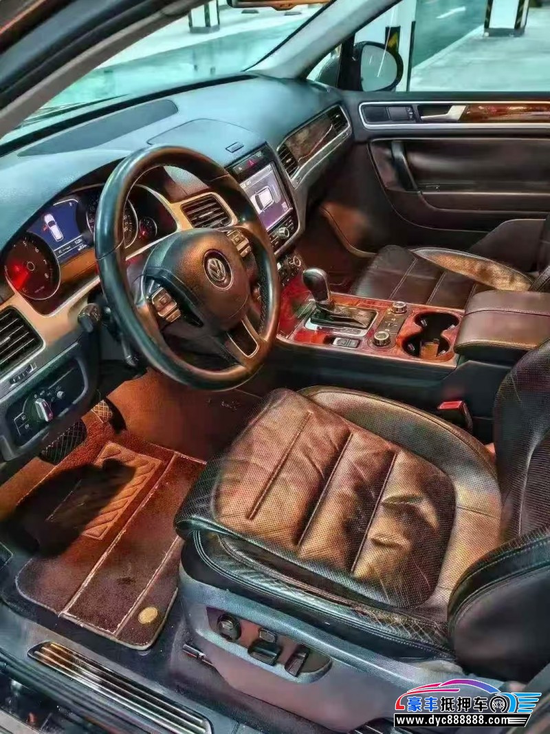 11年大众途锐轿车抵押车出售