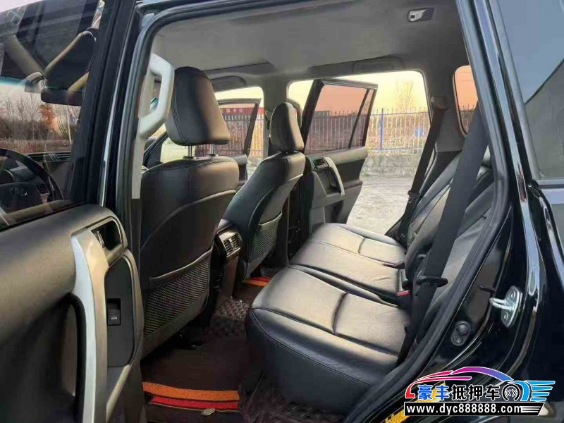 17年丰田普拉多（霸道）轿车抵押车出售