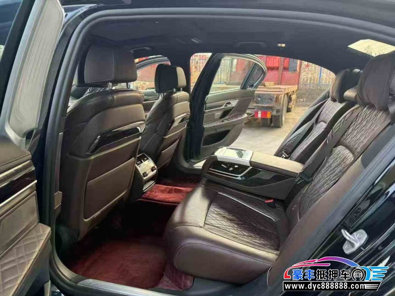 20年宝马7系轿车抵押车出售