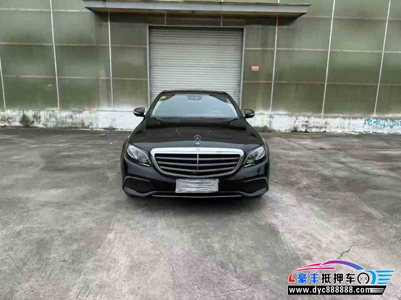 抵押车出售16年奔驰E轿车