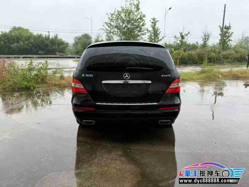 17年奔驰R轿车抵押车出售