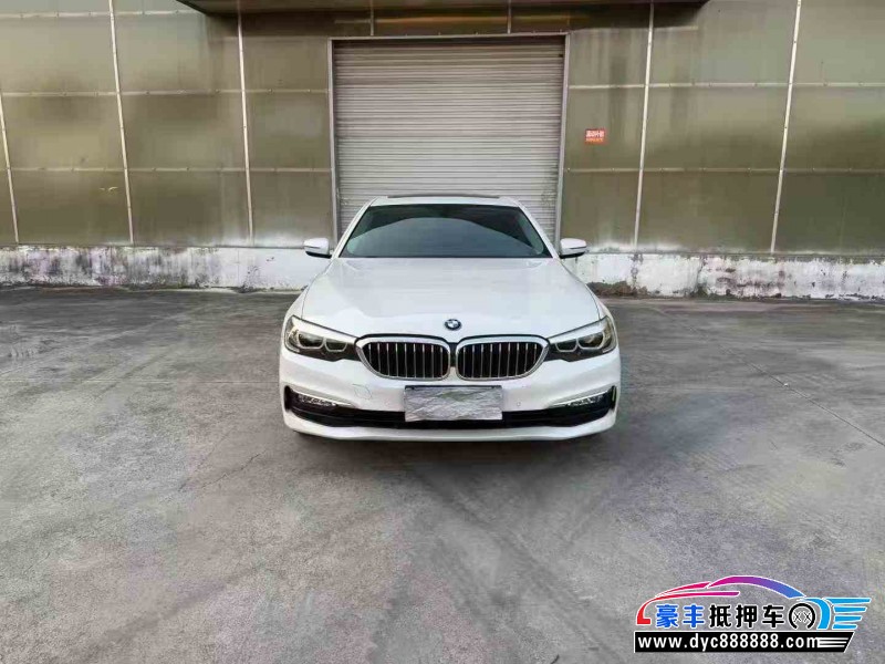 抵押车出售18年宝马5系轿车