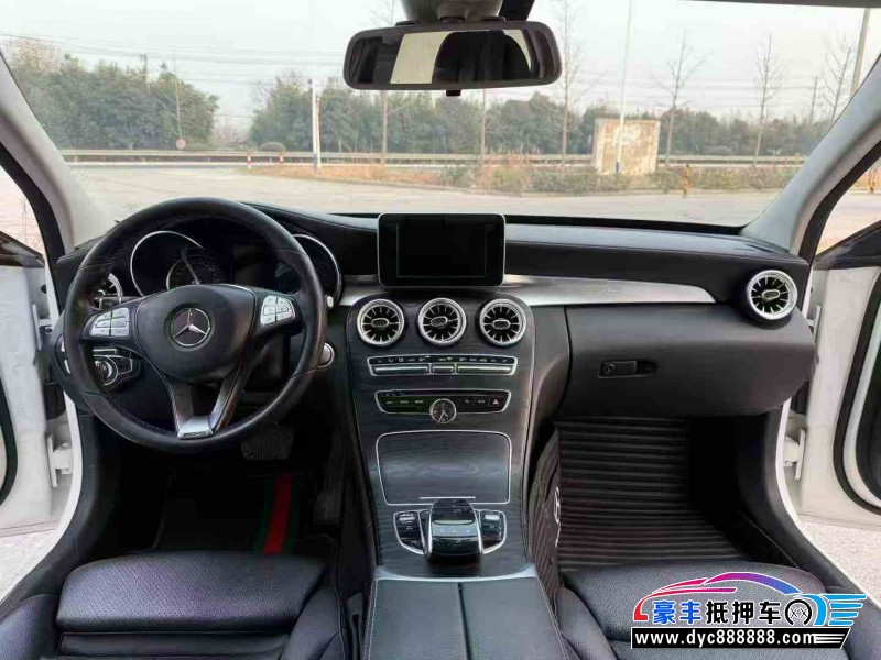 18年奔驰C轿车抵押车出售