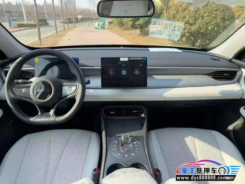 25年比亚迪海豹轿车抵押车出售