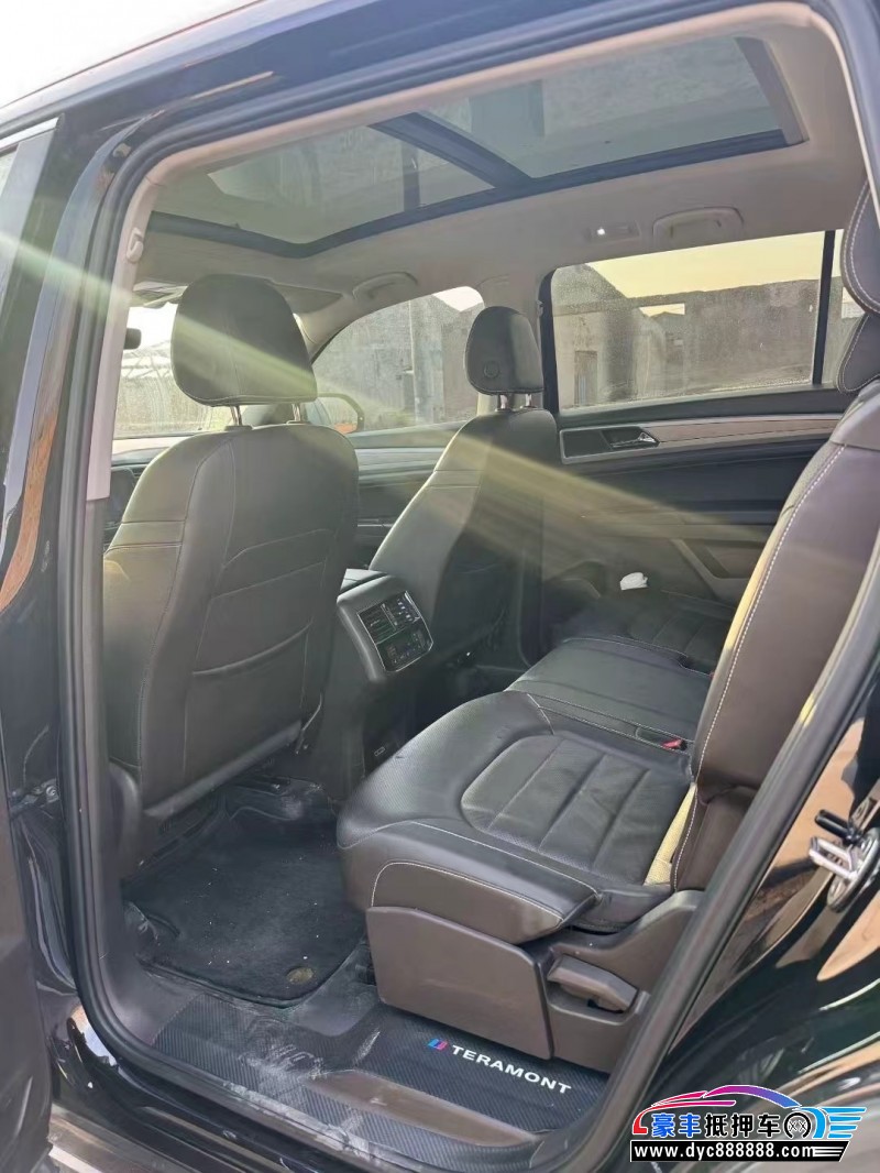 17年大众途昂轿车抵押车出售