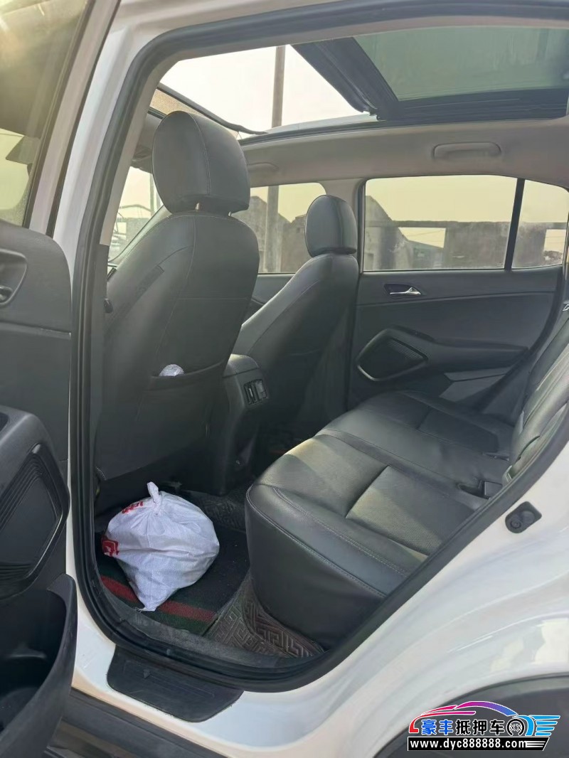 22年现代ix35轿车抵押车出售