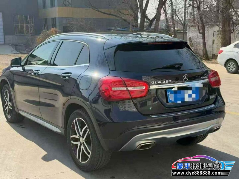 17年奔驰GLA轿车抵押车出售