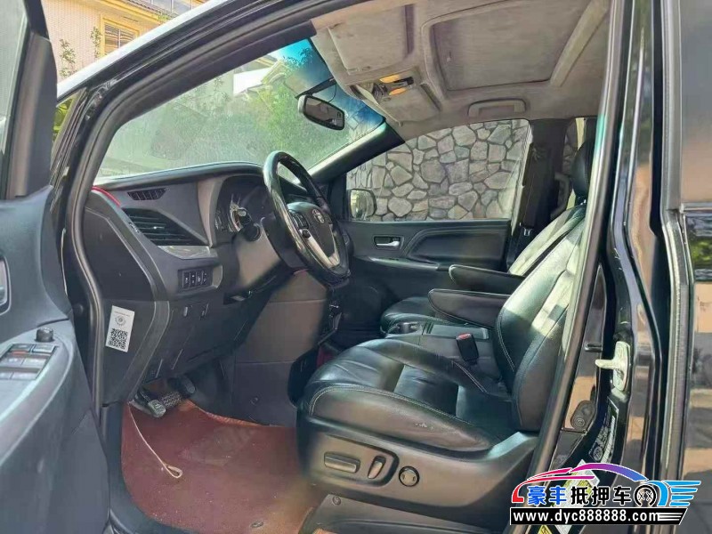 16年丰田塞纳轿车抵押车出售