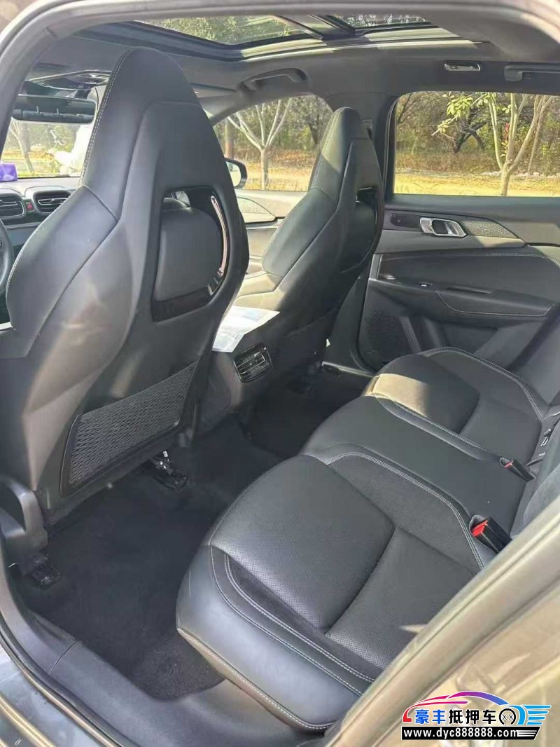 22年领克03轿车抵押车出售