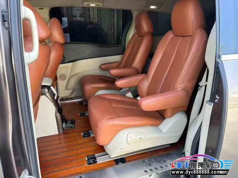 15年别克GL8轿车抵押车出售