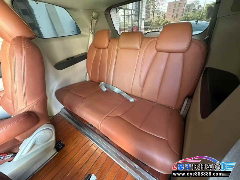 15年别克GL8轿车抵押车出售