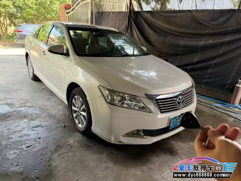 14年丰田凯美瑞轿车抵押车出售