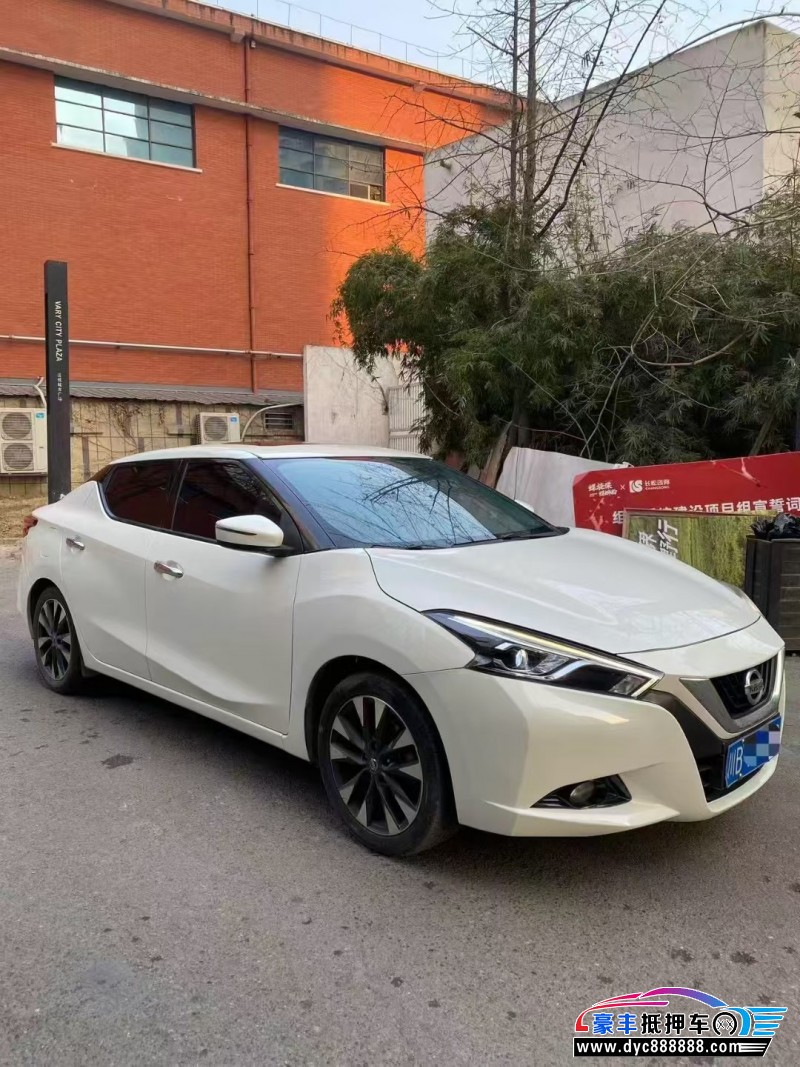 18年日产蓝鸟轿车抵押车出售