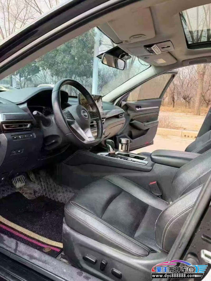 23年日产天籁轿车抵押车出售