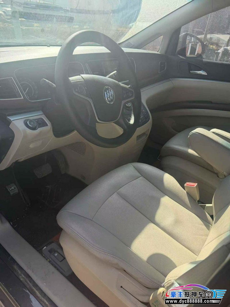 18年别克GL8轿车抵押车出售