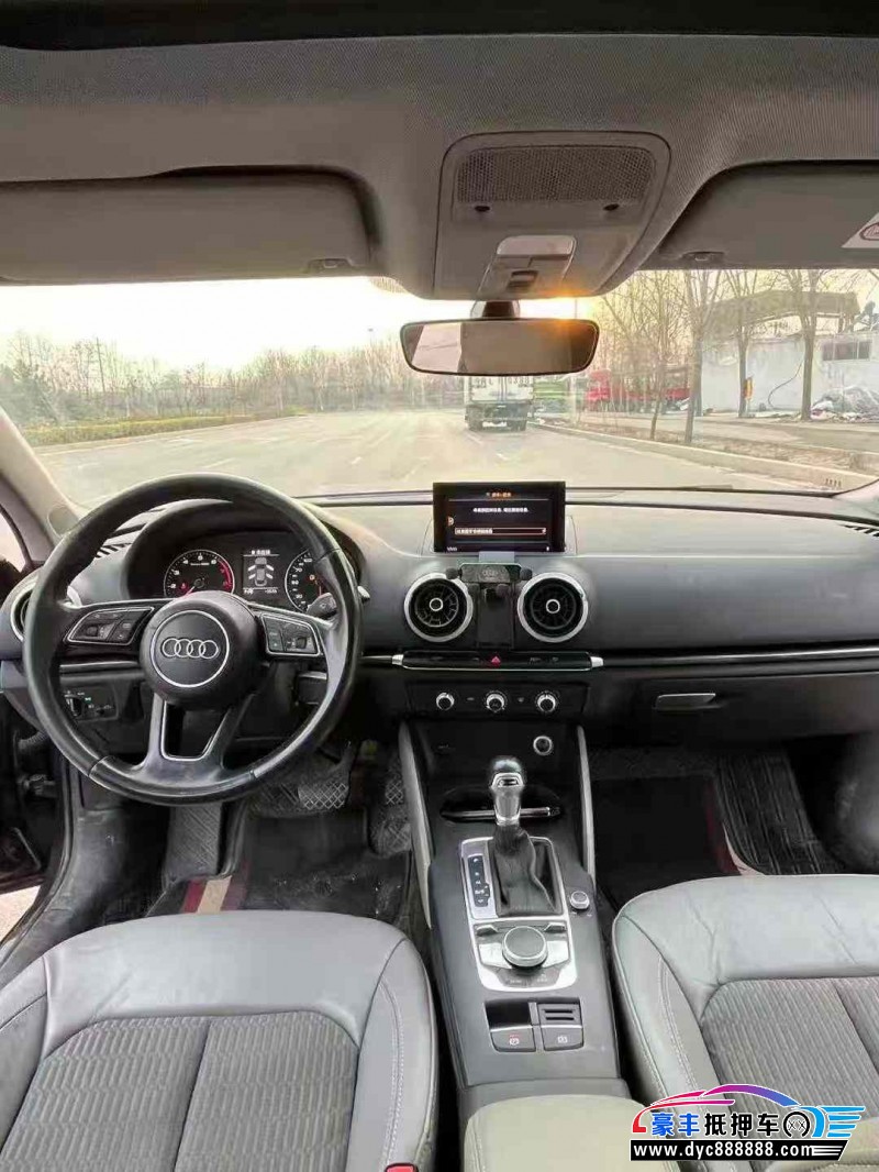 18年奥迪A3轿车抵押车出售