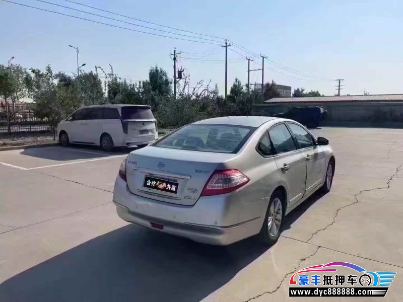 11年日产天籁轿车抵押车出售