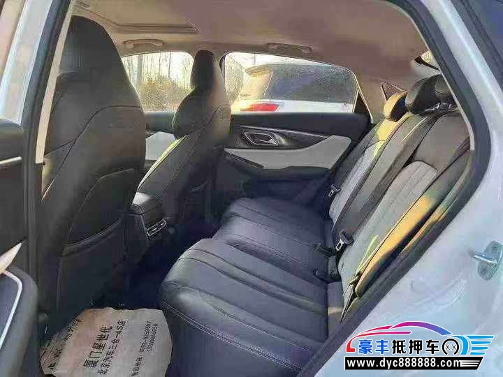 25年北汽新能源EU系列轿车抵押车出售