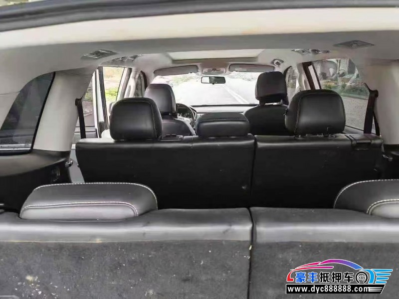 23年荣威RX8轿车抵押车出售