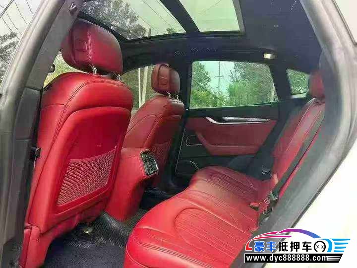 17年玛莎拉蒂莱万特轿车抵押车出售
