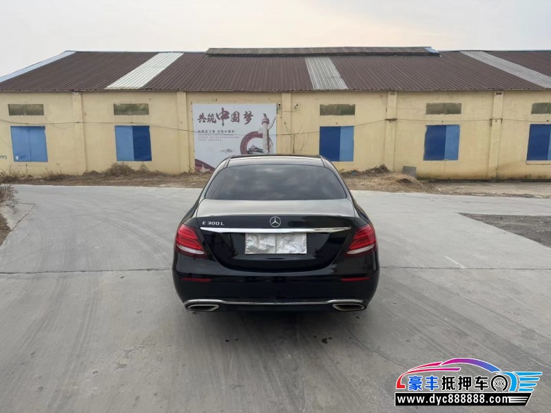 19年奔驰E轿车抵押车出售