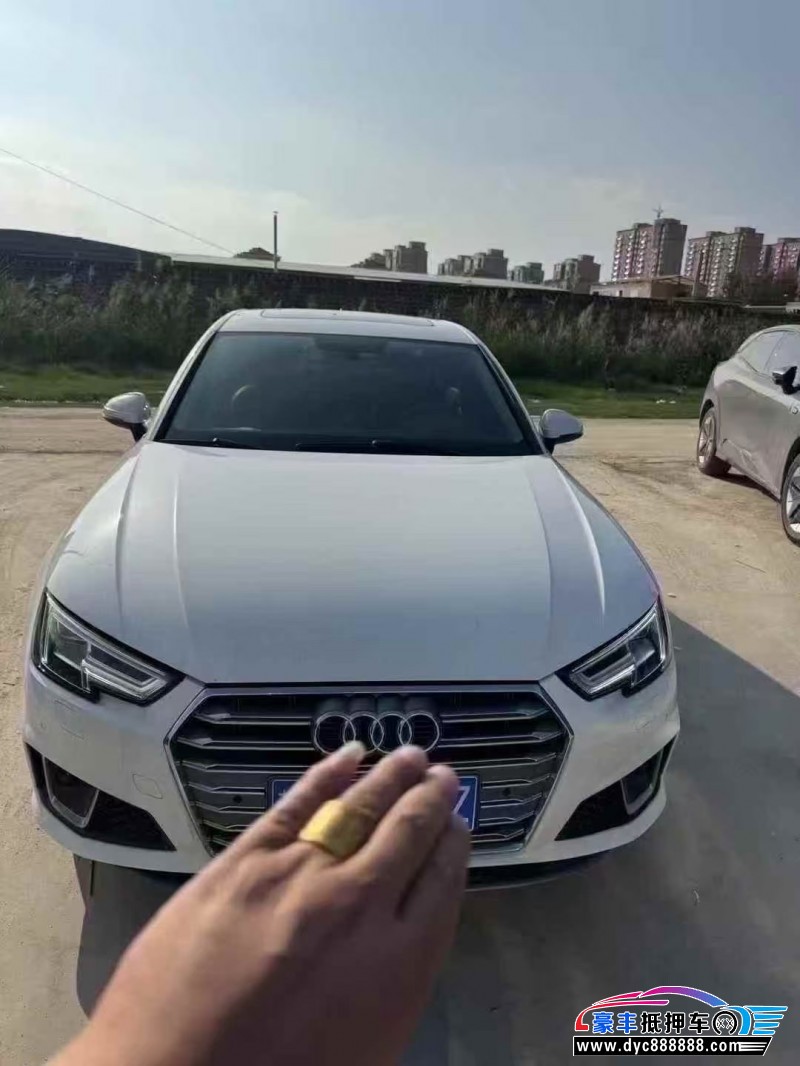 抵押车出售19年奥迪A4L轿车